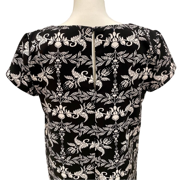 Philosophy Short Sleeve Shift Dress | Black & White Floral (M) - Picture 9 of 11